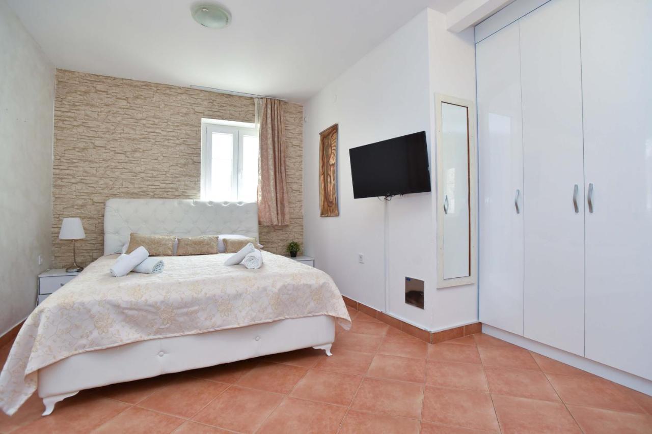 St. Nicola'S Apartments Budva Bagian luar foto