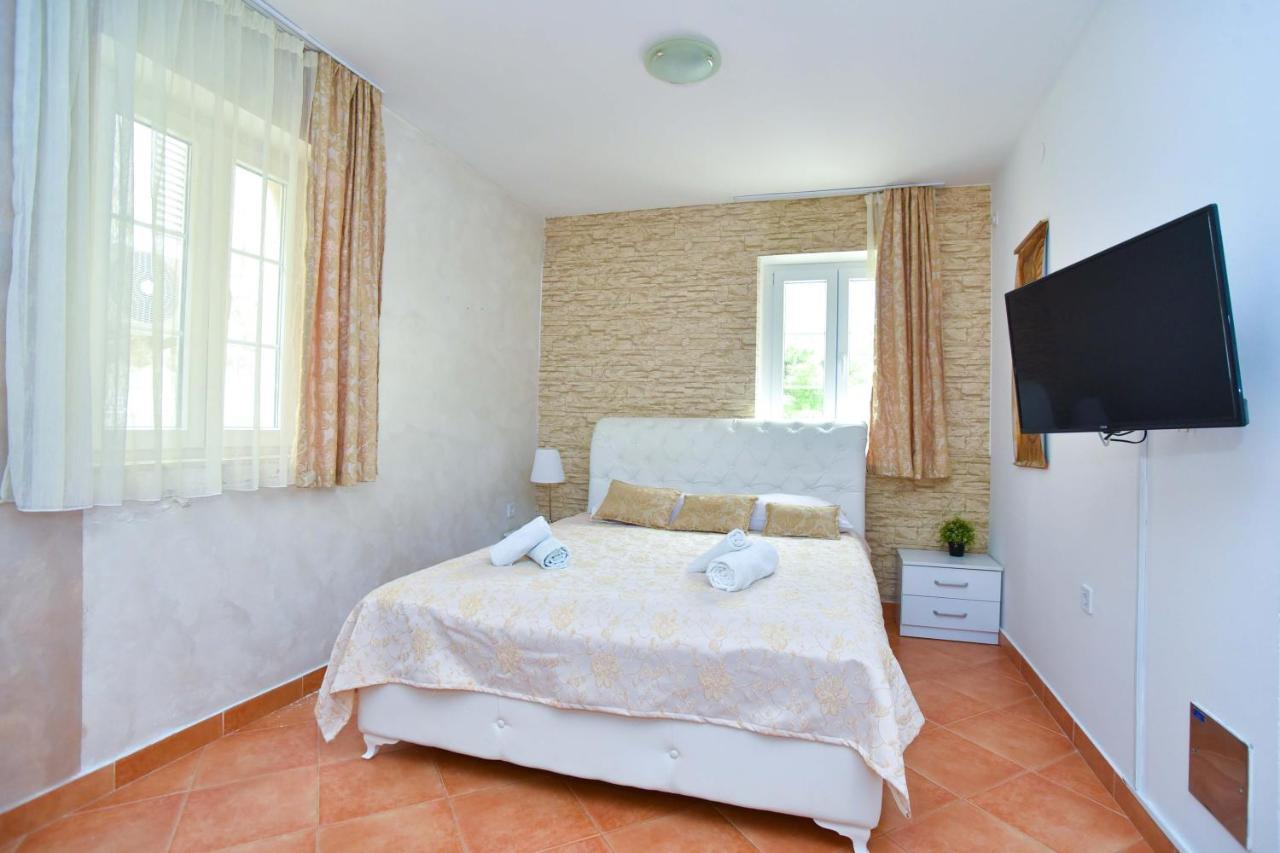 St. Nicola'S Apartments Budva Bagian luar foto