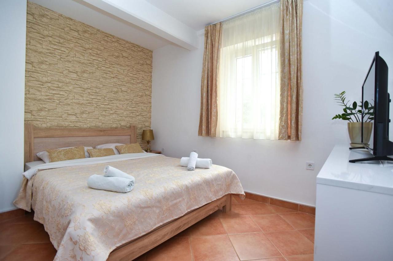 St. Nicola'S Apartments Budva Bagian luar foto